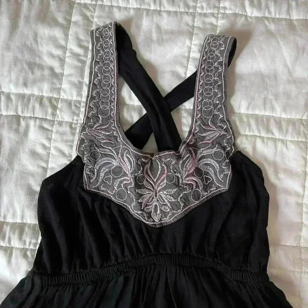 Delia*s embroidered babydoll dress racerback sz XS 2010s granola girl indie